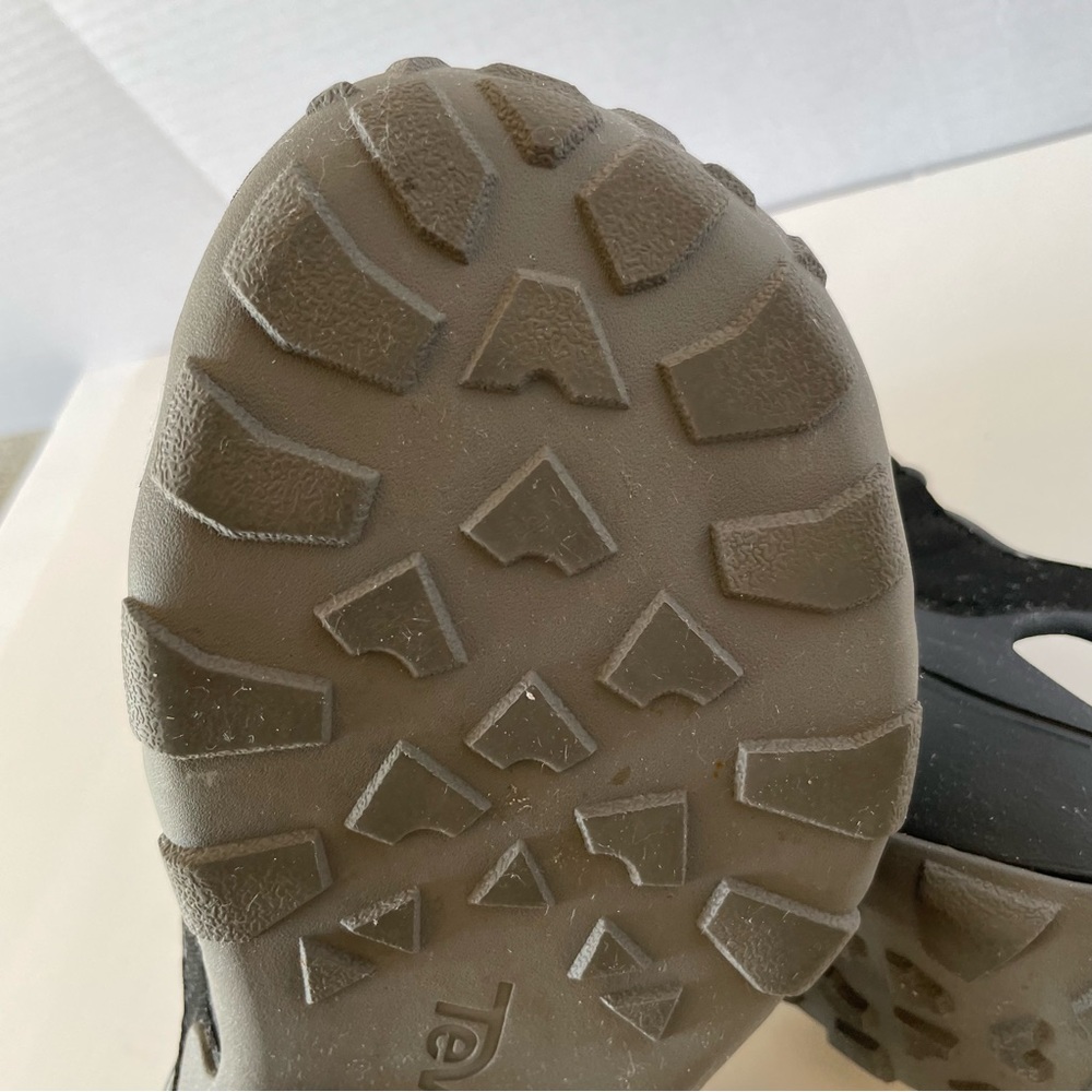 Teva Black Flintwood Fisherman Sandals Size 8 - Picture 10 of 10